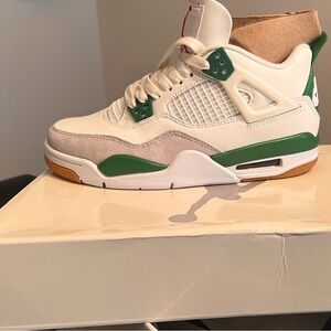 Nike Air Jordan 4 Retro Pine Green